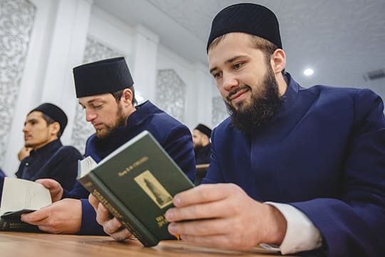 Студенты Болгарской исламской академии